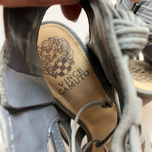 Vince Camuto "Ranata" Heeled strappy Sandals 8 - Picture 7 of 7